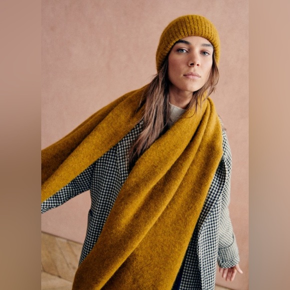 New SEZANE Marianne Long Scarf in Gold/ Honey Color - Picture 2 of 3